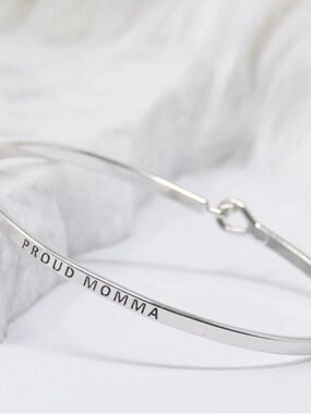 Proud Momma military mom bracelet Silver tone.  Sentiment Bangle Bracelet